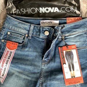 Fashion nova skinny jeans never worn new with tags